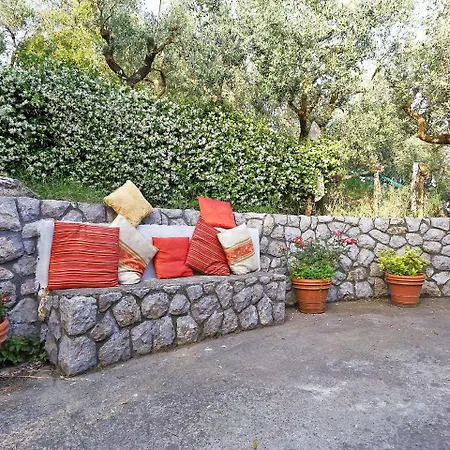 Vakantiehuis La Casetta Di Luca By Interhome